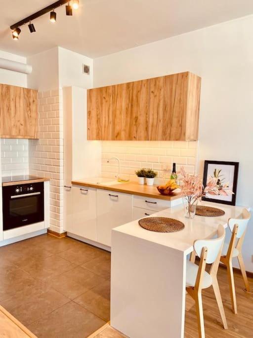 Spacious,Stylish And Comfortable 2 Room Apartment With Million Dollar View Varsóvia Exterior foto