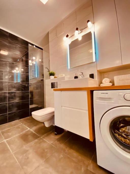 Spacious,Stylish And Comfortable 2 Room Apartment With Million Dollar View Varsóvia Exterior foto